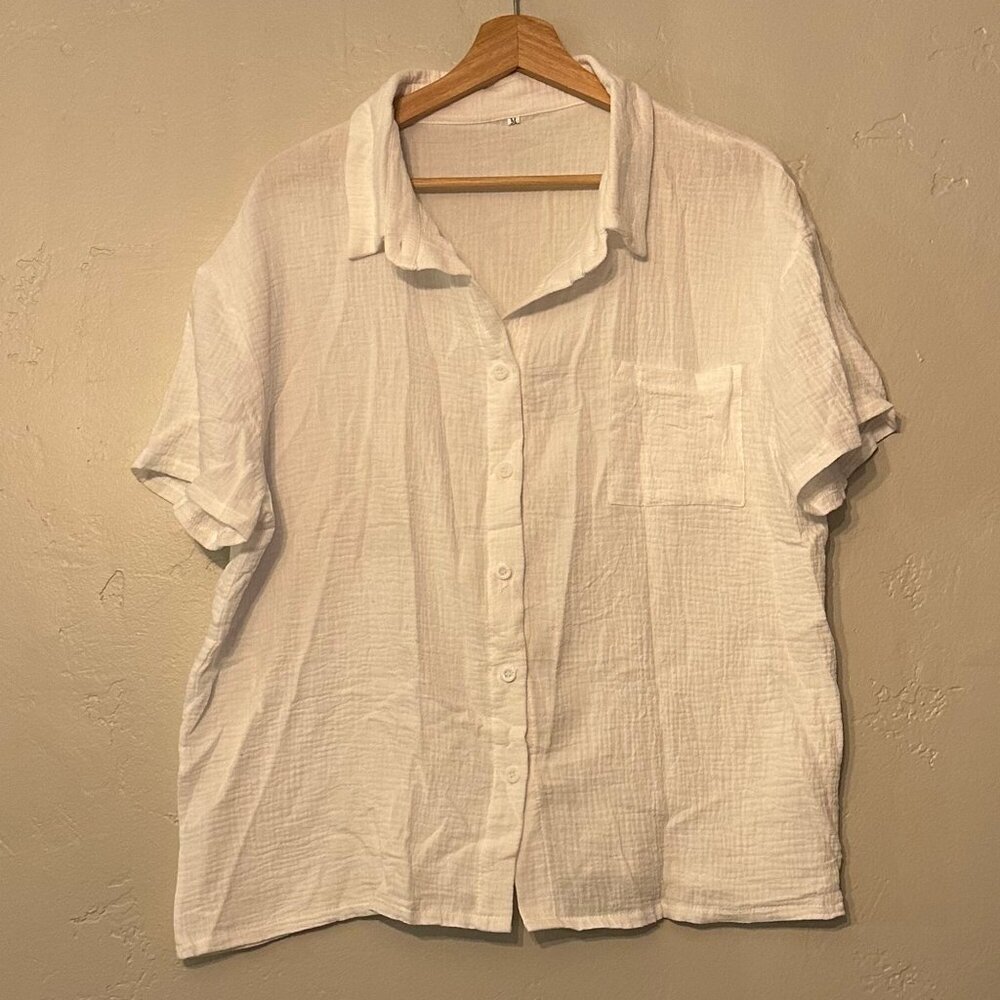 White Short Sleeve Button Up Top Size Medium